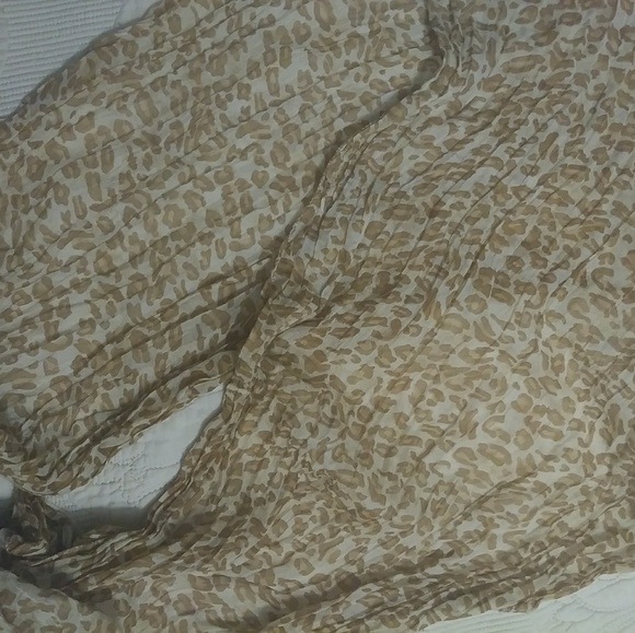 Scarf, Leopard - Picture 4 of 5